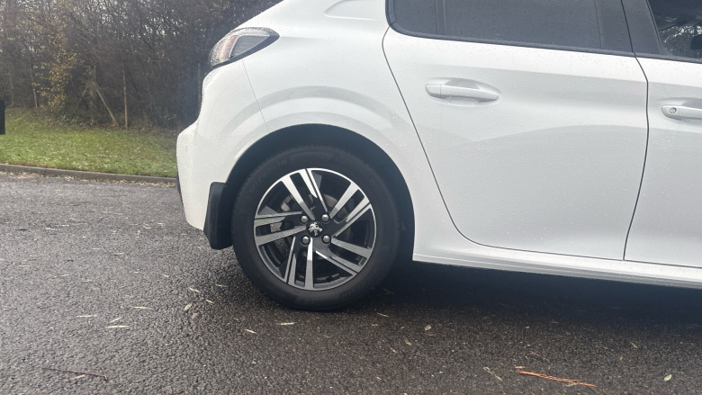 Peugeot 208 1.2 PureTech 100 Allure Premium 5dr Petrol Hatchback